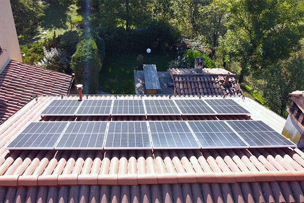 IMPIANTO FOTOVOLTAICO 4,5Kwp MONOFASE CON 6Kw DI ACCUMULO